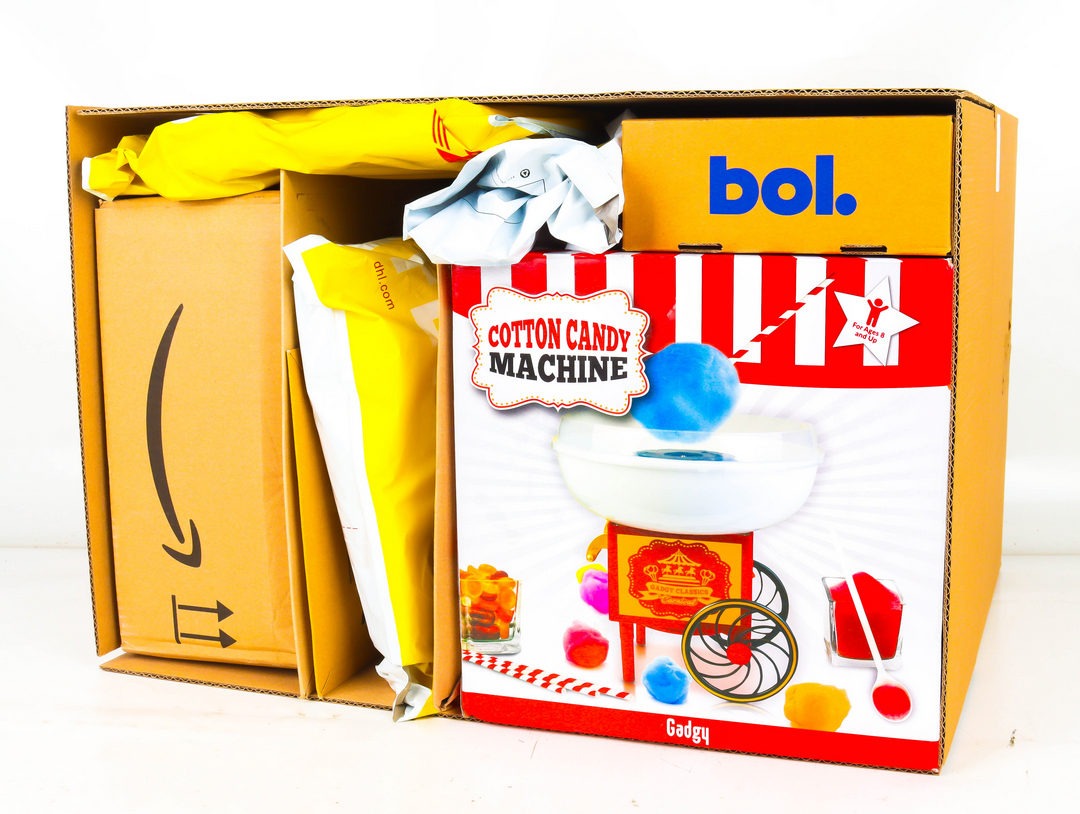 XL Doos met Ongeopende Postpakketten