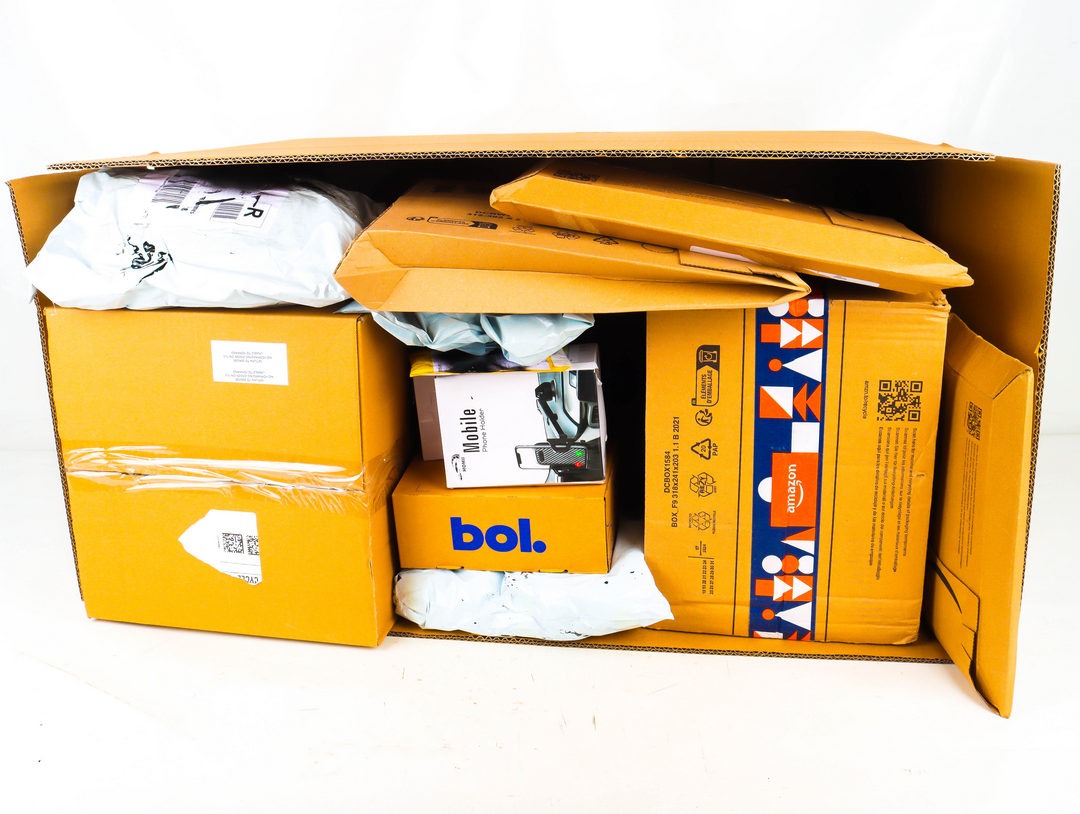 XXL Doos met Ongeopende Postpakketten