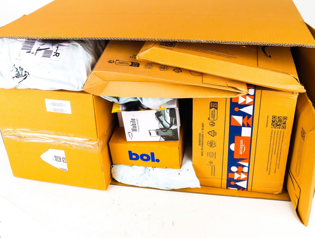 XXL Doos met Ongeopende Postpakketten