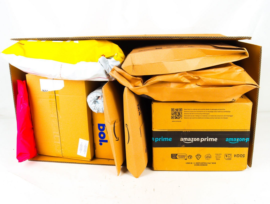 XXL Doos met Ongeopende Postpakketten