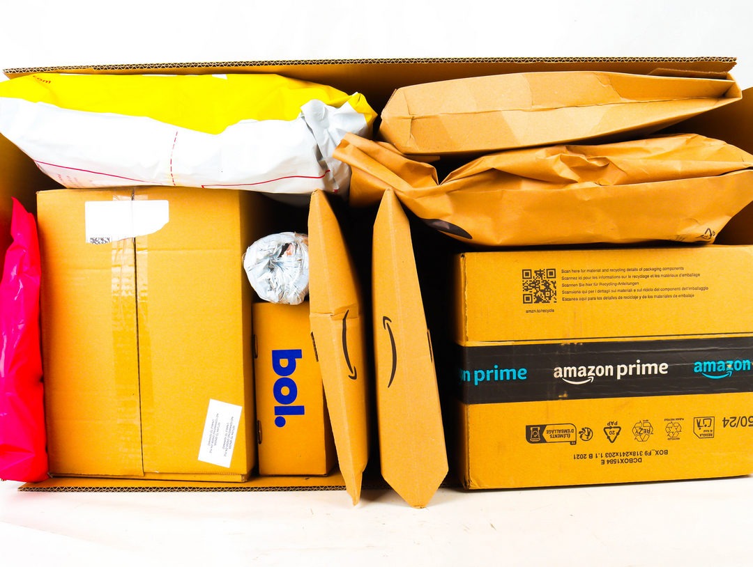 XXL Doos met Ongeopende Postpakketten