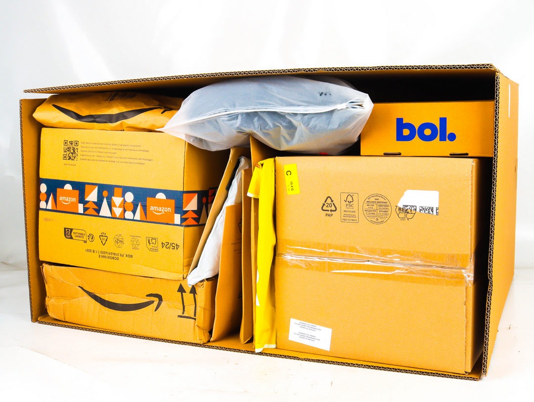 XXL Doos met Ongeopende Postpakketten