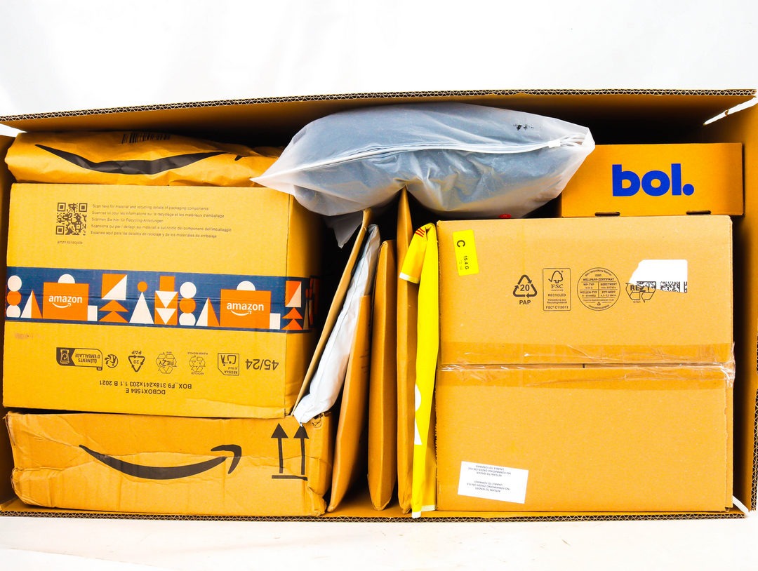 XXL Doos met Ongeopende Postpakketten