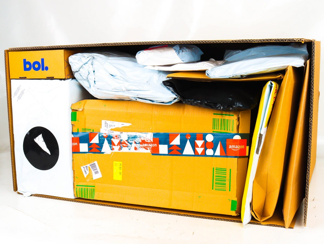 XXL Doos met Ongeopende Postpakketten