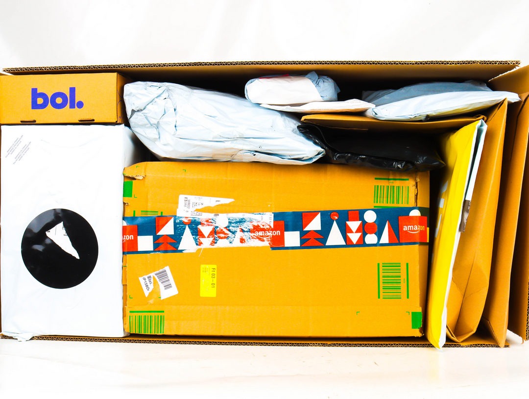 XXL Doos met Ongeopende Postpakketten