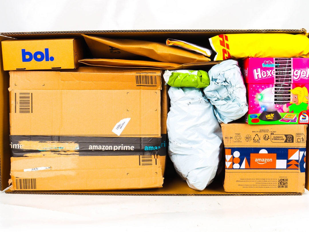 XXL Doos met Ongeopende Postpakketten