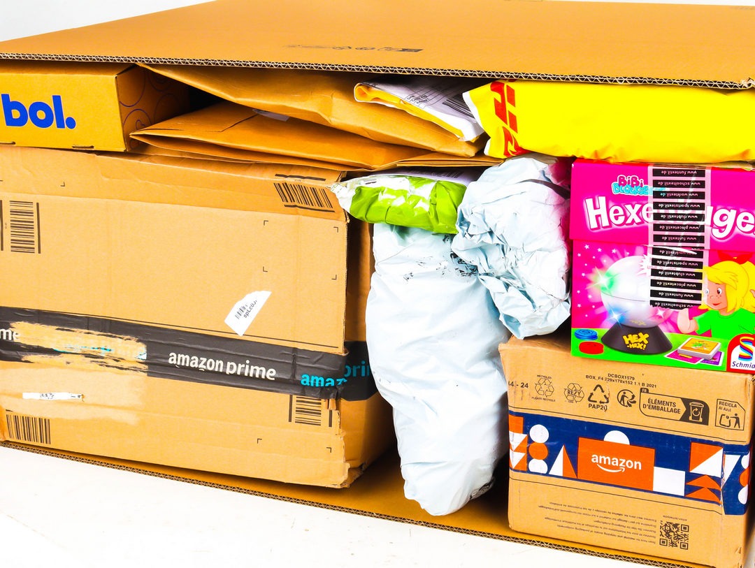 XXL Doos met Ongeopende Postpakketten