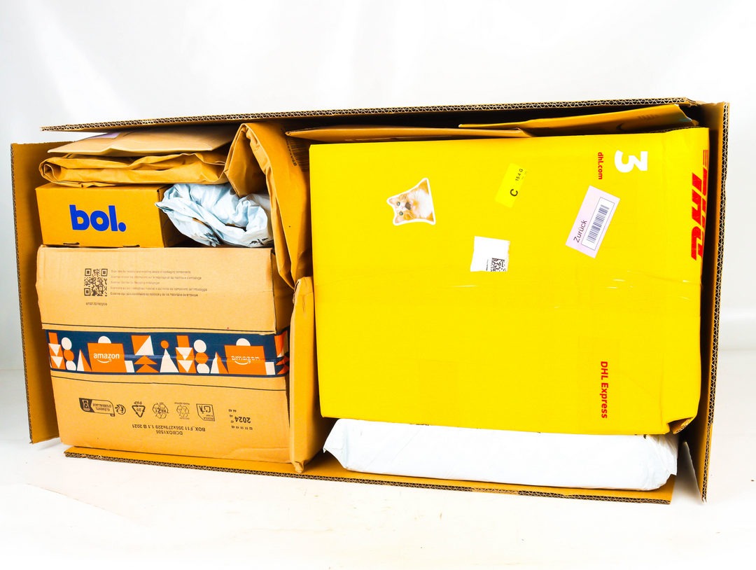 XXL Doos met Ongeopende Postpakketten