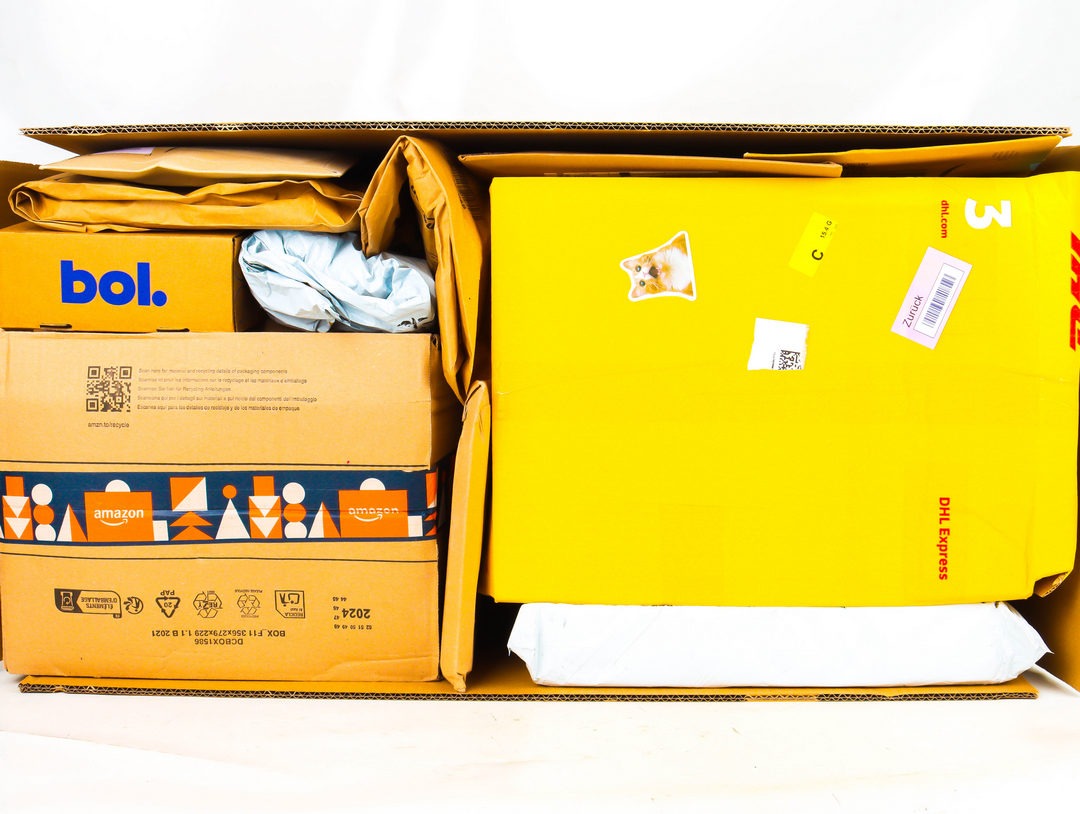 XXL Doos met Ongeopende Postpakketten