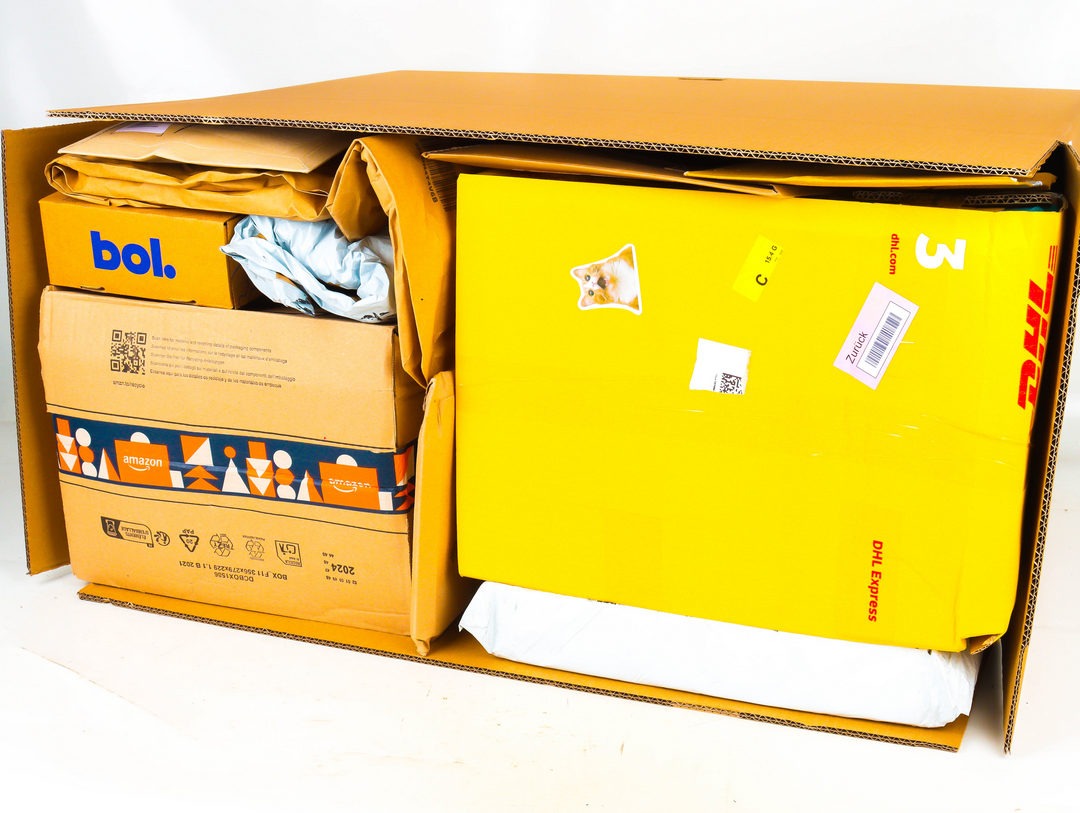 XXL Doos met Ongeopende Postpakketten