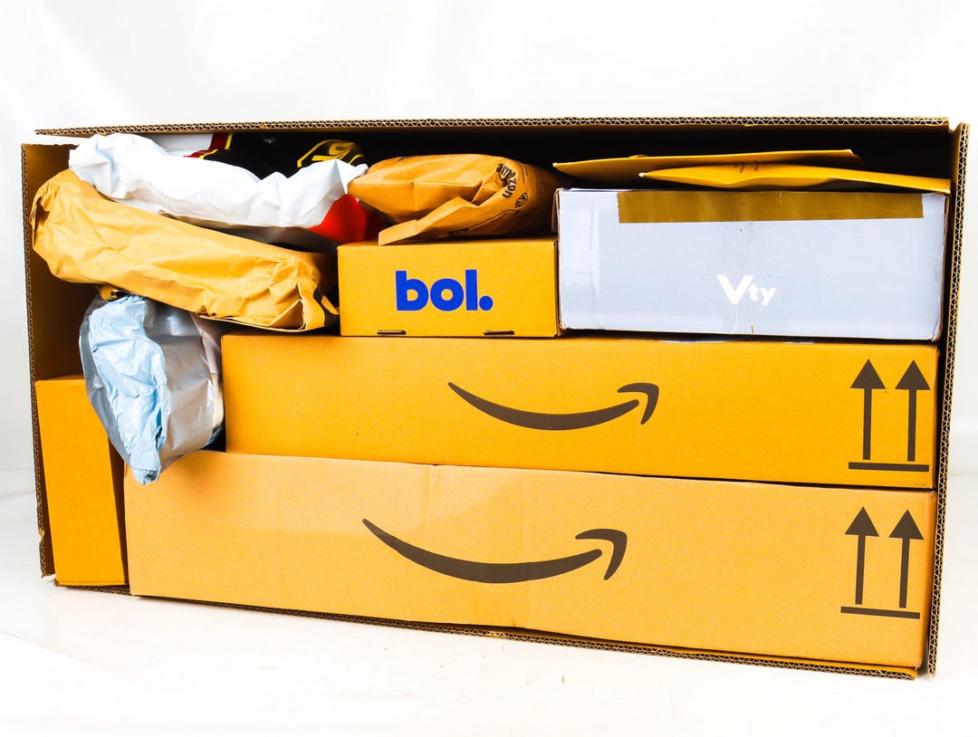 XXL Doos met Ongeopende Postpakketten