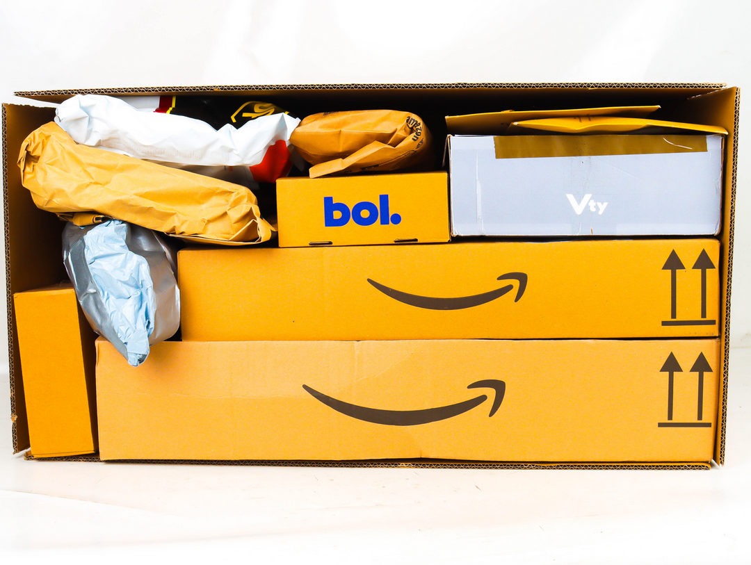 XXL Doos met Ongeopende Postpakketten